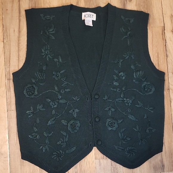 Koret Green Cardigan Sweater with Elegant Design - Picture 1 of 5